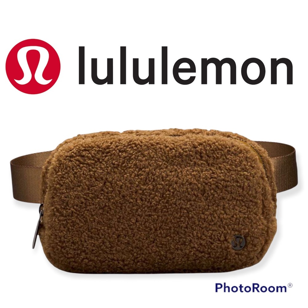 Lululemon everywhere fleece bag